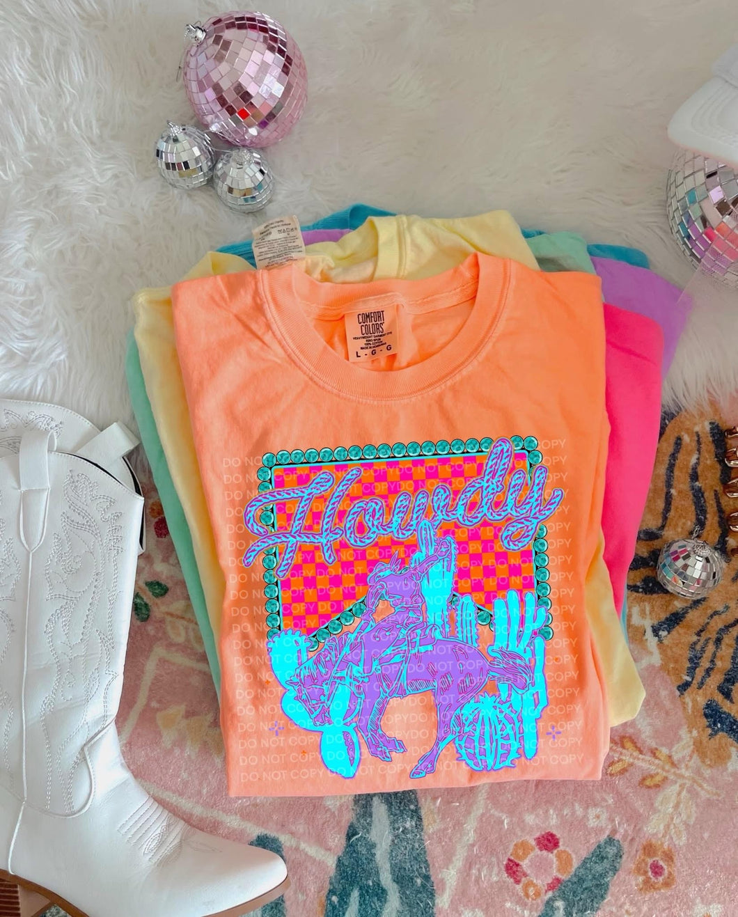 HOWDY western graphic tee (choose your color) - Mavictoria Designs Hot Press Express