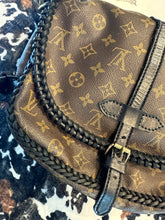 Load image into Gallery viewer, Beautiful Shyylo crossbody with black leather braided detail. Louis. Free giftcard with purchase.
