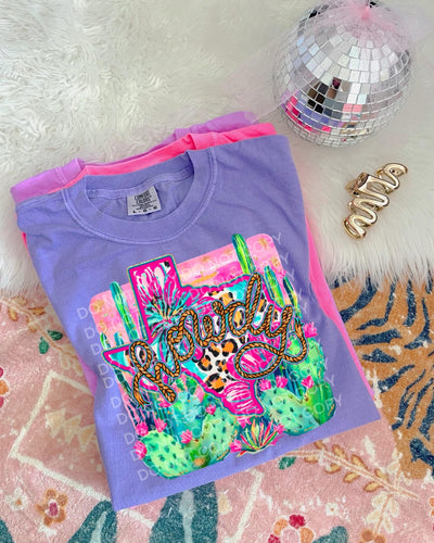Violet comfort colors HOWDY texas western graphic tee - Mavictoria Designs Hot Press Express