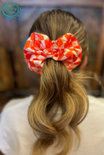 Load image into Gallery viewer, Checkered scrunchies in several colors - Mavictoria Designs Hot Press Express
