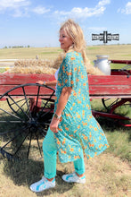 Load image into Gallery viewer, Dream Blossom Duster - Mavictoria Designs Hot Press Express
