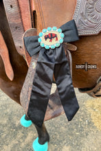Load image into Gallery viewer, Roam Free Bow - Mavictoria Designs Hot Press Express
