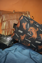 Load image into Gallery viewer, THAT TRAVELER BAG *RODEO RUST - Mavictoria Designs Hot Press Express
